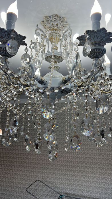 Продам люстру за 20000