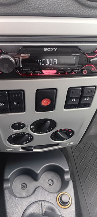 Dacia Logan   =1,6 = aer condiționat =