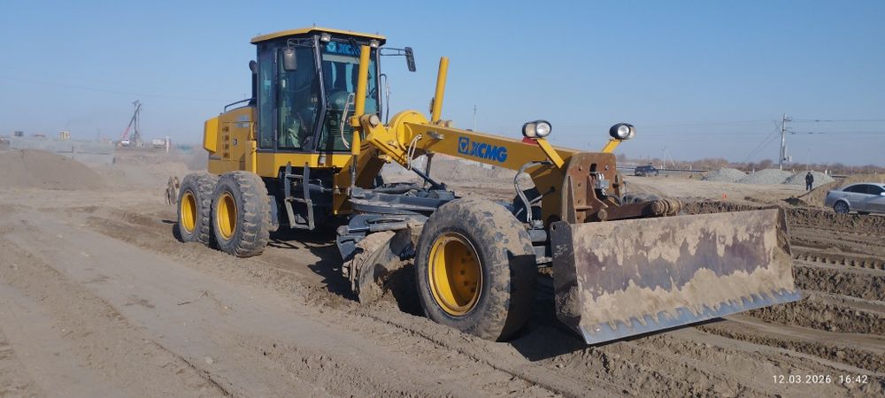 Автогрейдер XCMG GR 165