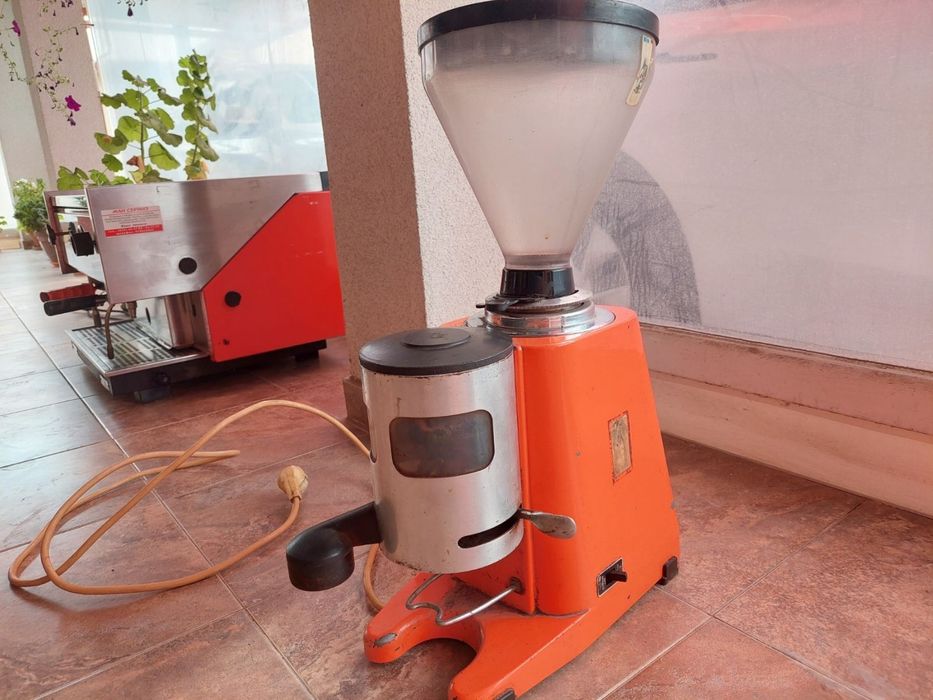 Професионална кафе-машина