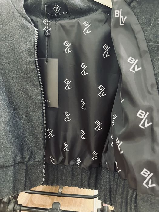 Продам новый бомбер blacky