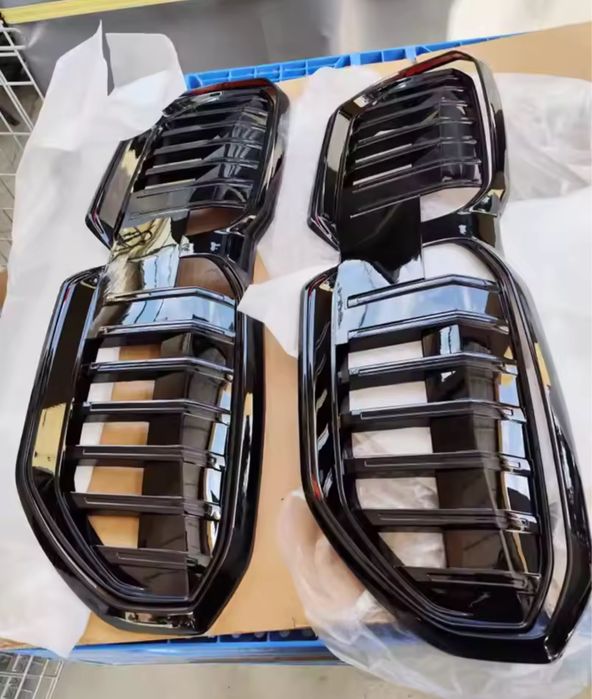 Set grila iluminata luminata led Bmw Seria 5 G60 G61 I5 dubla grile