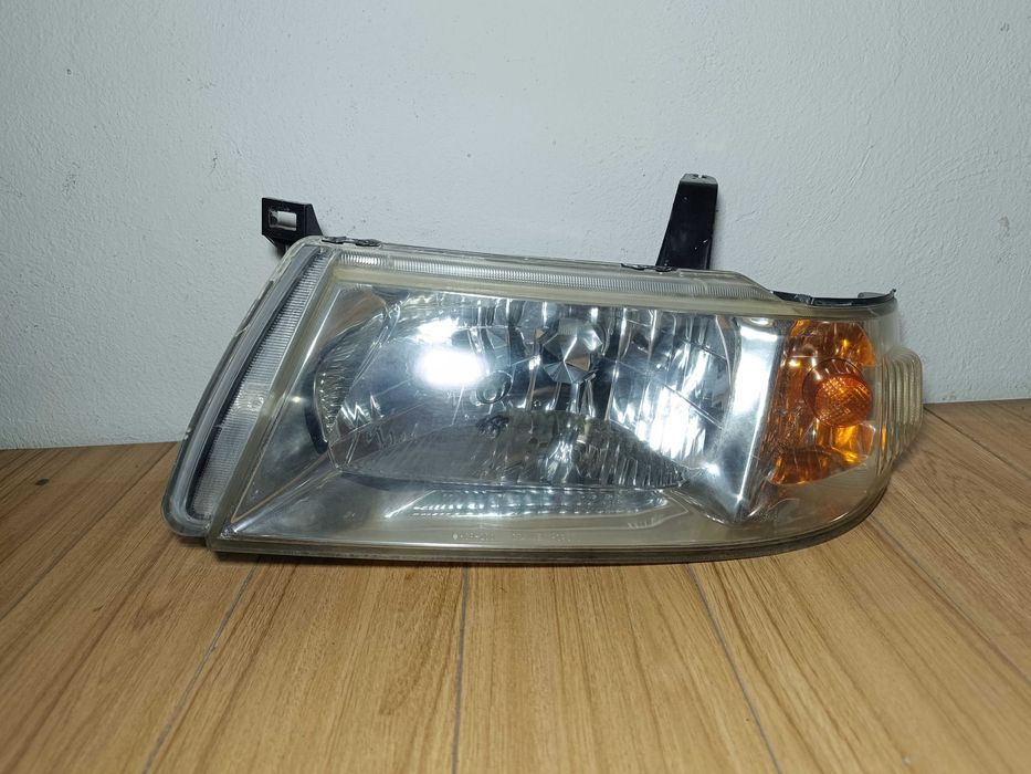 Фары 2шт Mazda Bongo Friendee 1й рест 99-05г Мазда Бонго Фринди