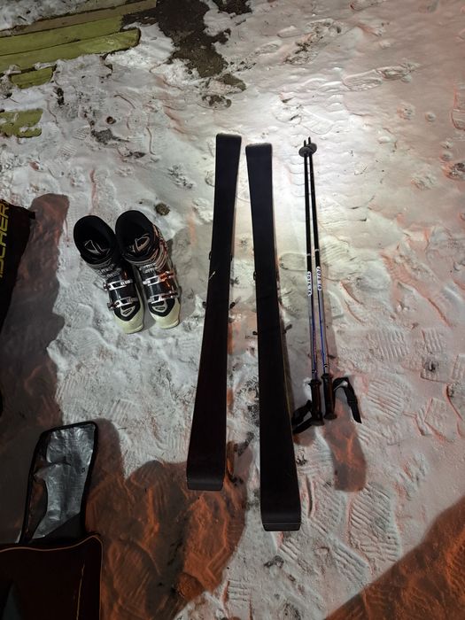 Лыжи с ботинками в комплекте
