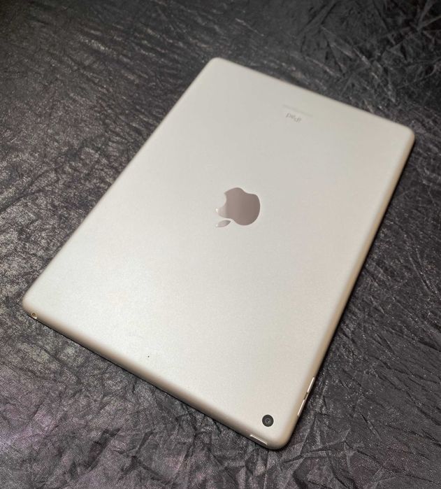 Apple iPad 7th gen (128GB, Silver) + Apple Pencil 1 + Подарък калъф