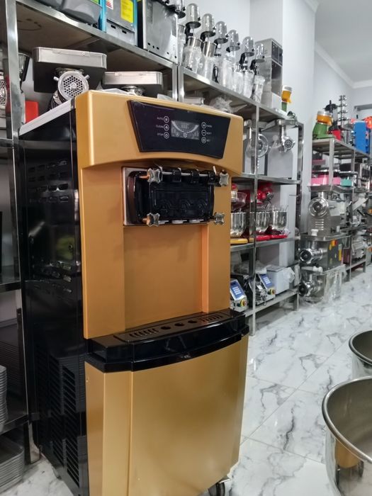 Frezer muzqaymoq aparat marojniy tayyorlangan uskuna