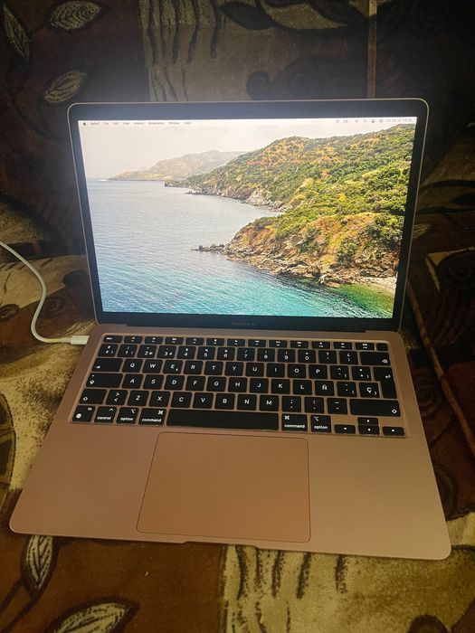 MacBook Air M1 2023 модел издание 2020