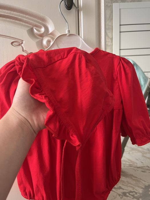 Продам десткое красивое платье боди