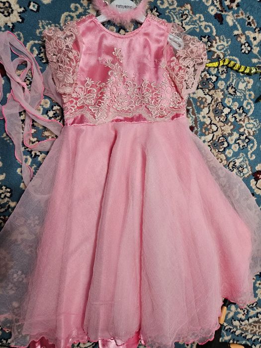 Костюмы для мальчика и девочки 6-7 лет