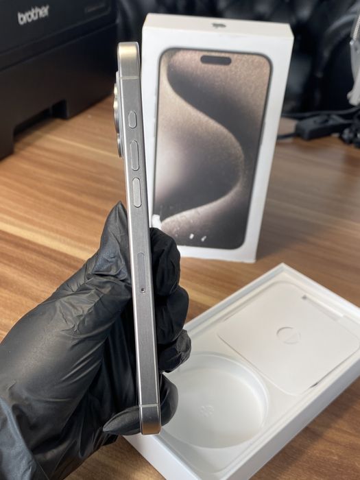 iPhone 15 Pro Max • 256 GB • Natural Titanium