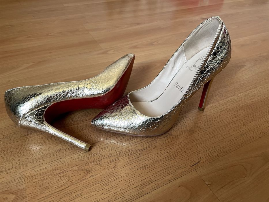 Туфли золотого цвета