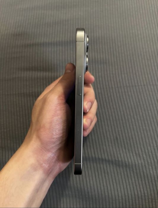 Продам айфон 15 про срочно