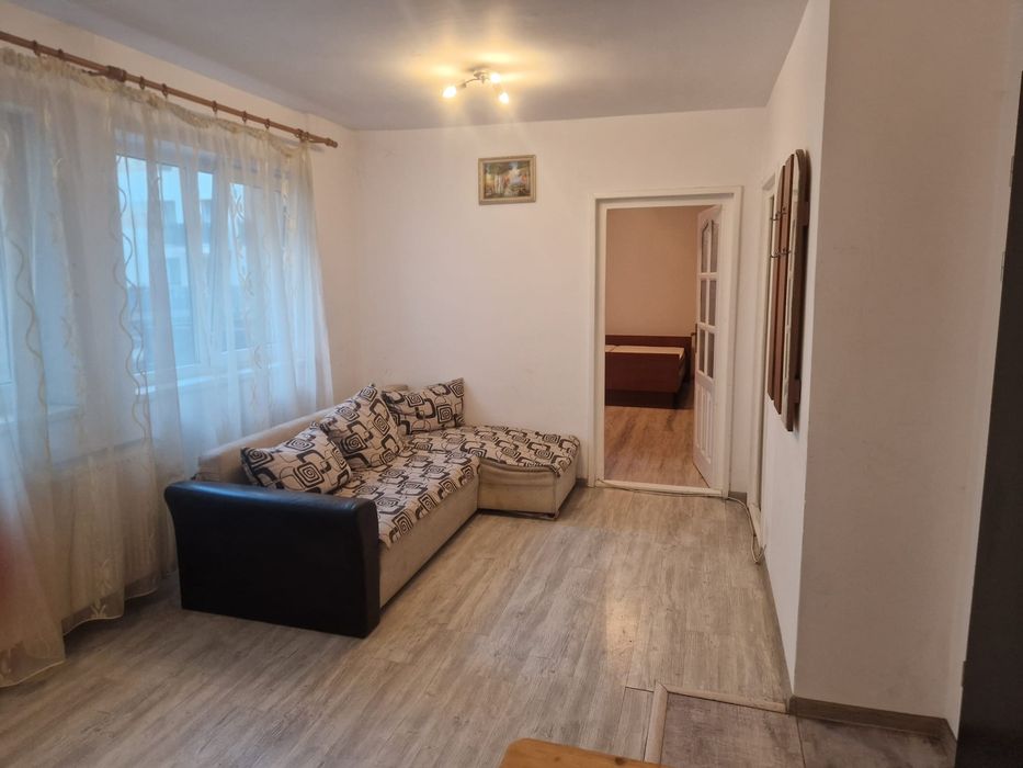 Inchiriez apartament