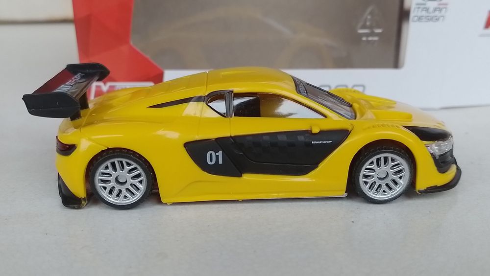 Продавам Renault RS01, мащаб 1/43