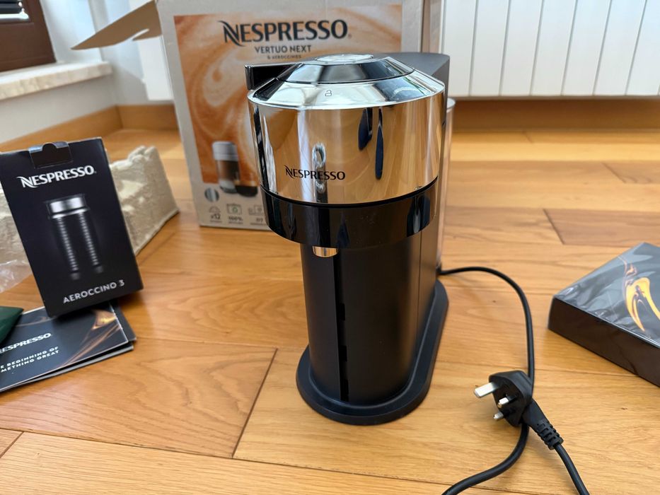 Кафемашина Nespresso Vertuo Next + Aeroccino 3
