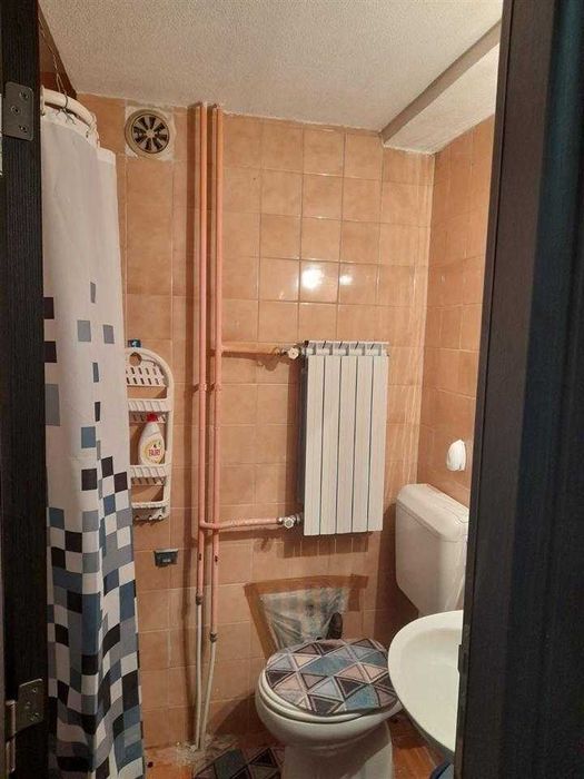 Дава се под наем Тристаен апартамент в Пловдив, Център - 80 кв.м за 214.2 € - Снимка #2