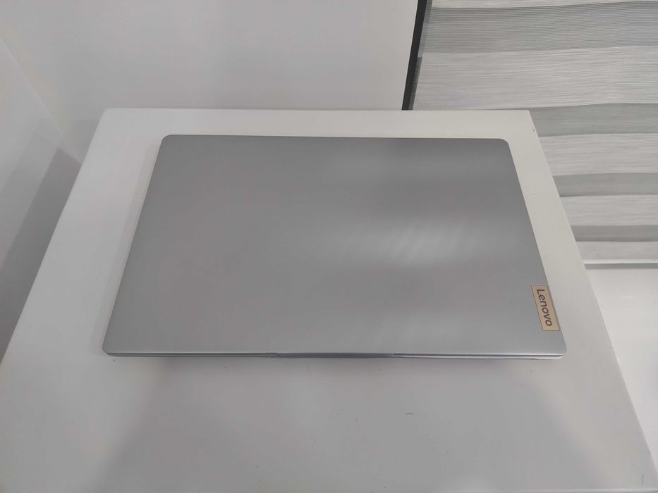 Noutbuk Lenova IdeaPad i3