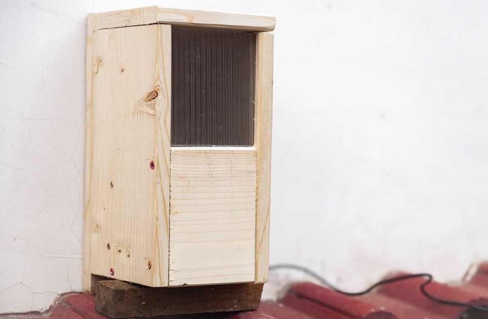 Автоматична хранилка за животни