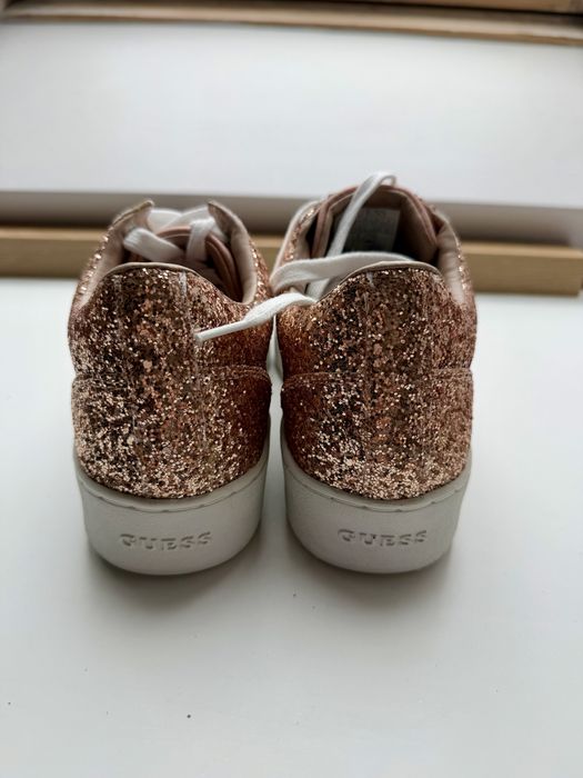 Кецове Guess - естествена кожа