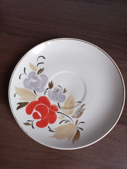 Продам набор тарелок.