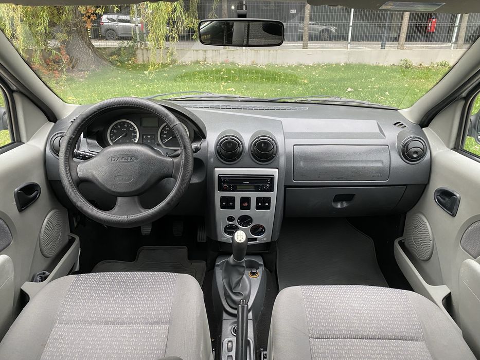 Dacia Logan Mcv Laureat 1.5 DCi 85 CP i rosu