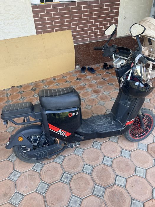 A8L elektro skuter sotiladi