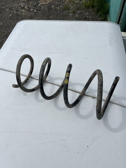 Продам пружину переднию ниссан альмера кузов G15 2014 г б/ у оригенал