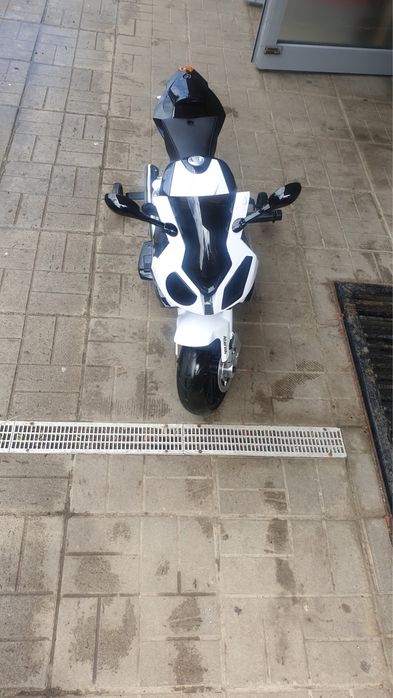 Детски акумолаторен мотор