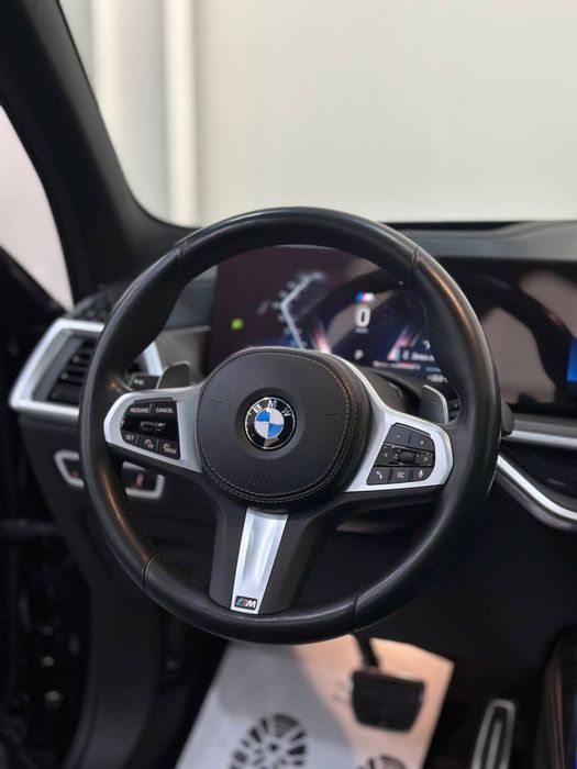 Bugun sotuvimizda BMW X7 40i
