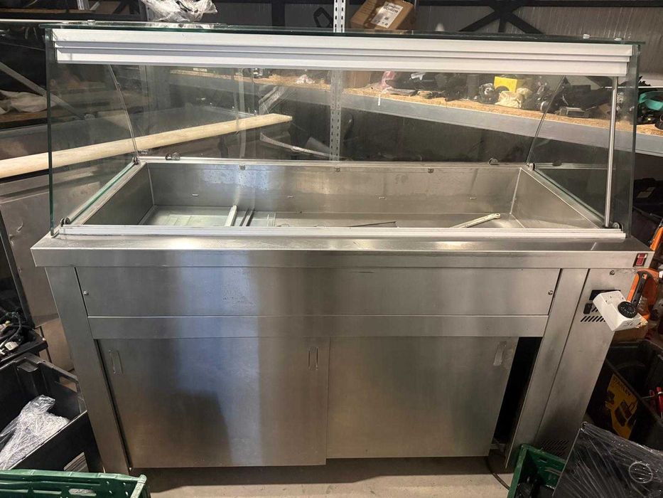 Vitrina calda ,  ca noua , folosita foarte putin marca forcar