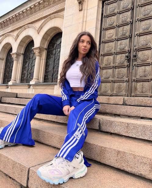 Дамски анцуг Adidas горнище и долнище