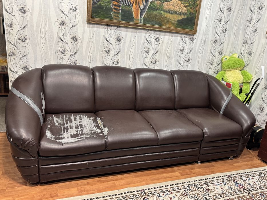 Продам диван с креслом