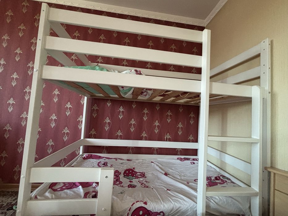 Двухярусная кровать
