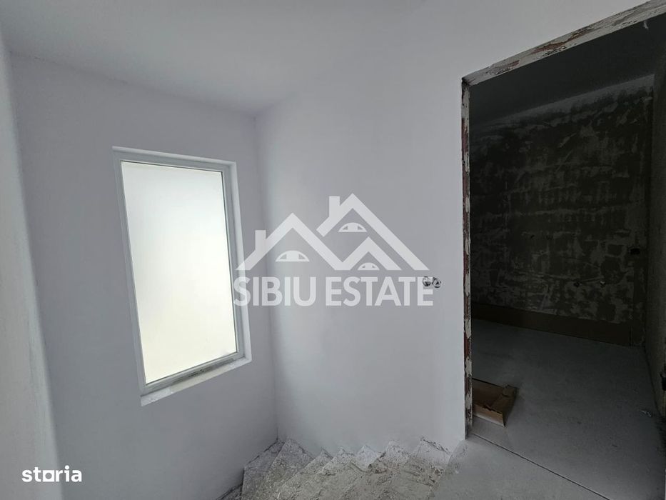 Casa 5 camere dormitor la parter