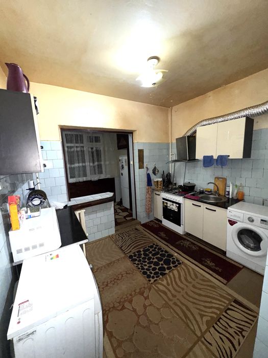 Продается 4 комнатная квартира. Мирзо Улугбекский район. Ахмад Югнакий