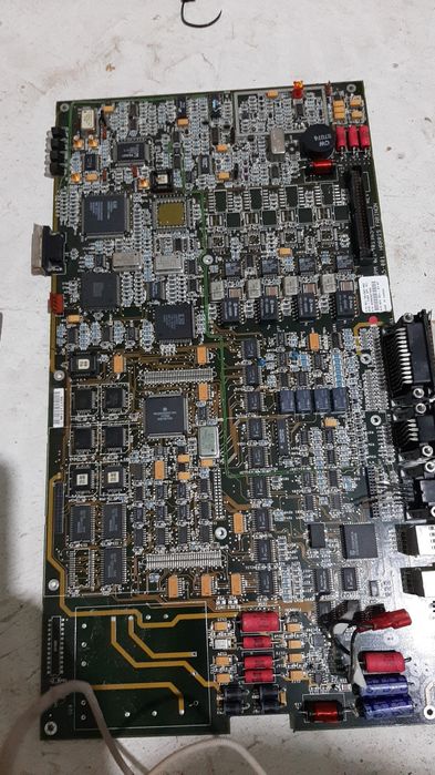 Плат и микросхем