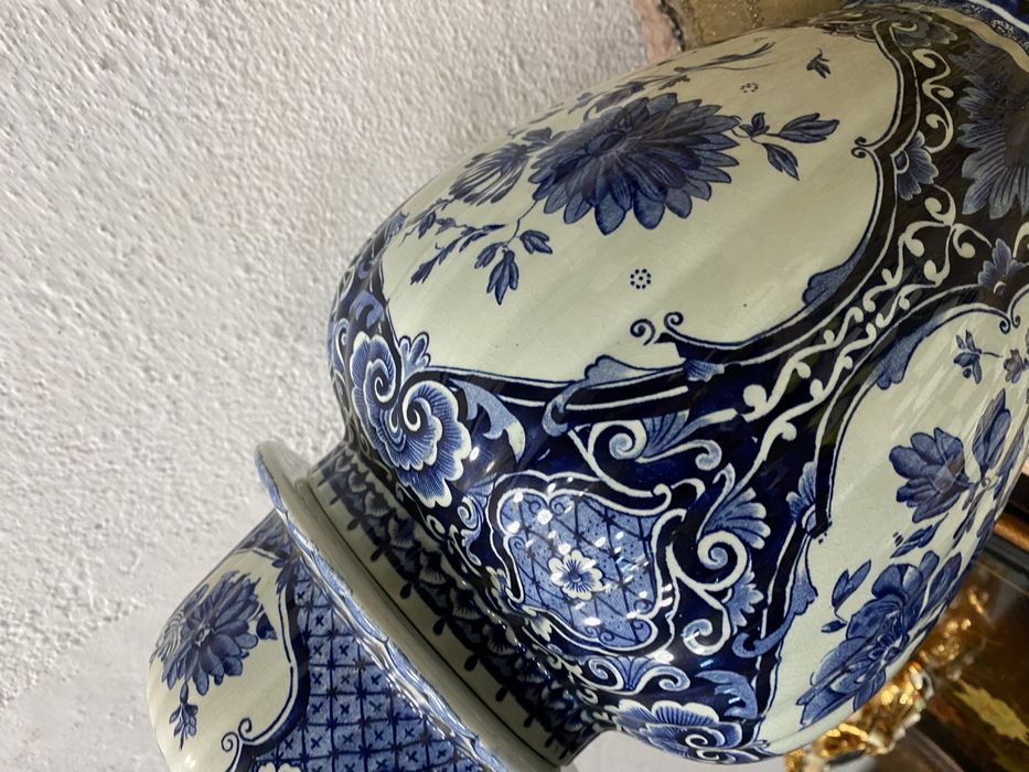 Голяма холандска порцеланова ваза на делфт