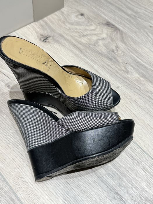 Шлепки на высокой платформе