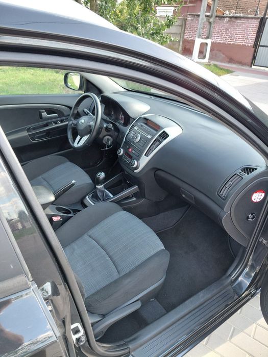 KIA Ceed 2010 — imagine 5
