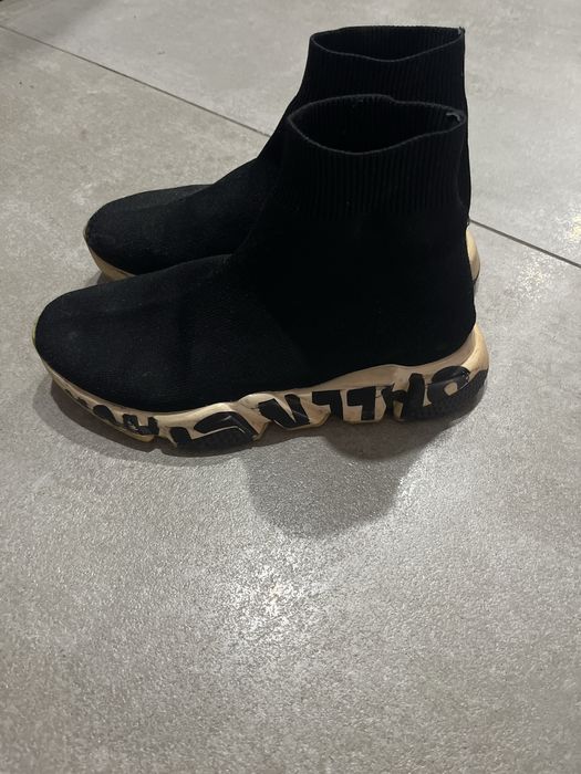 Обувь женскую продам