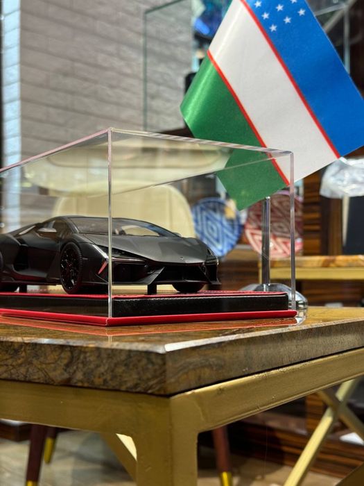 Коллекционная модель 1:18 Lamborghini