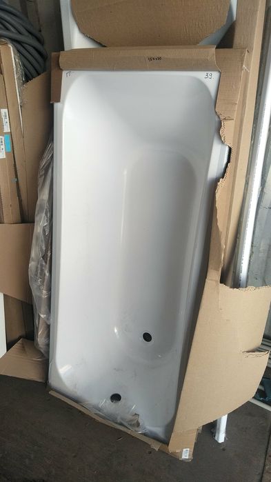 Ванна акриловая стальная