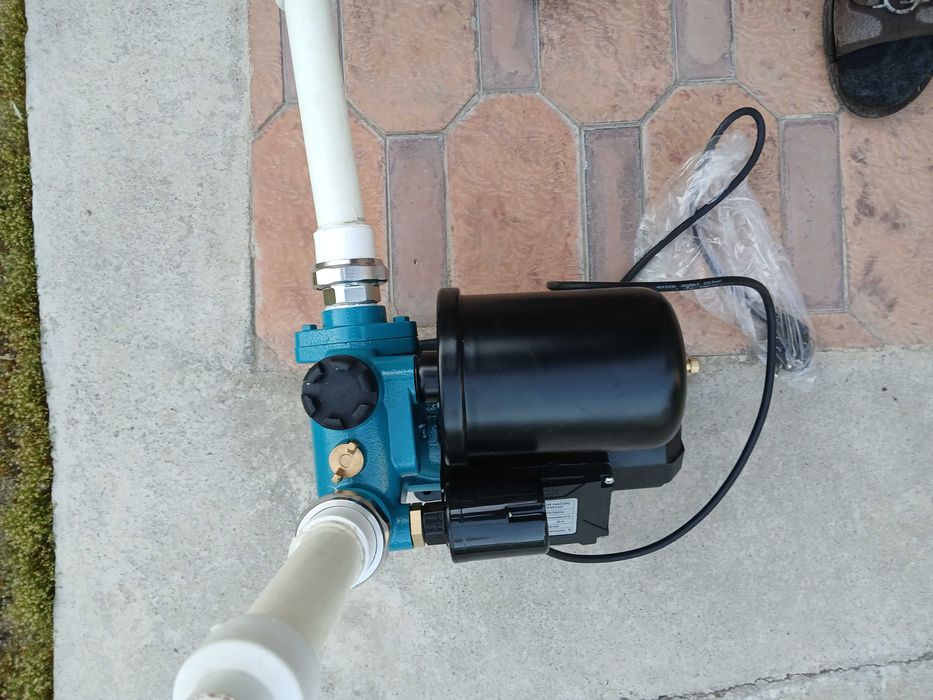 Продается насос водяной