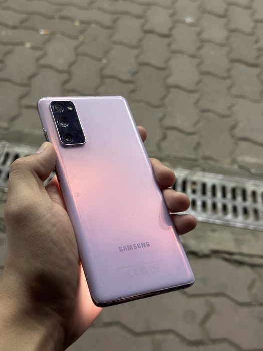 Samsung s20 fe телефон