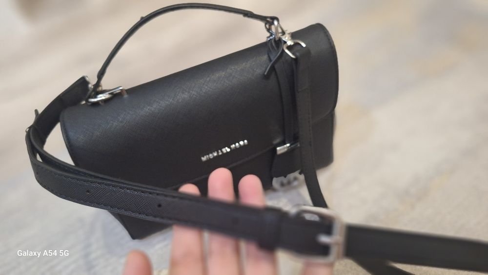 Продам сумочки MK, Dior