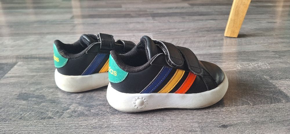 Маратонки адидас бъбал