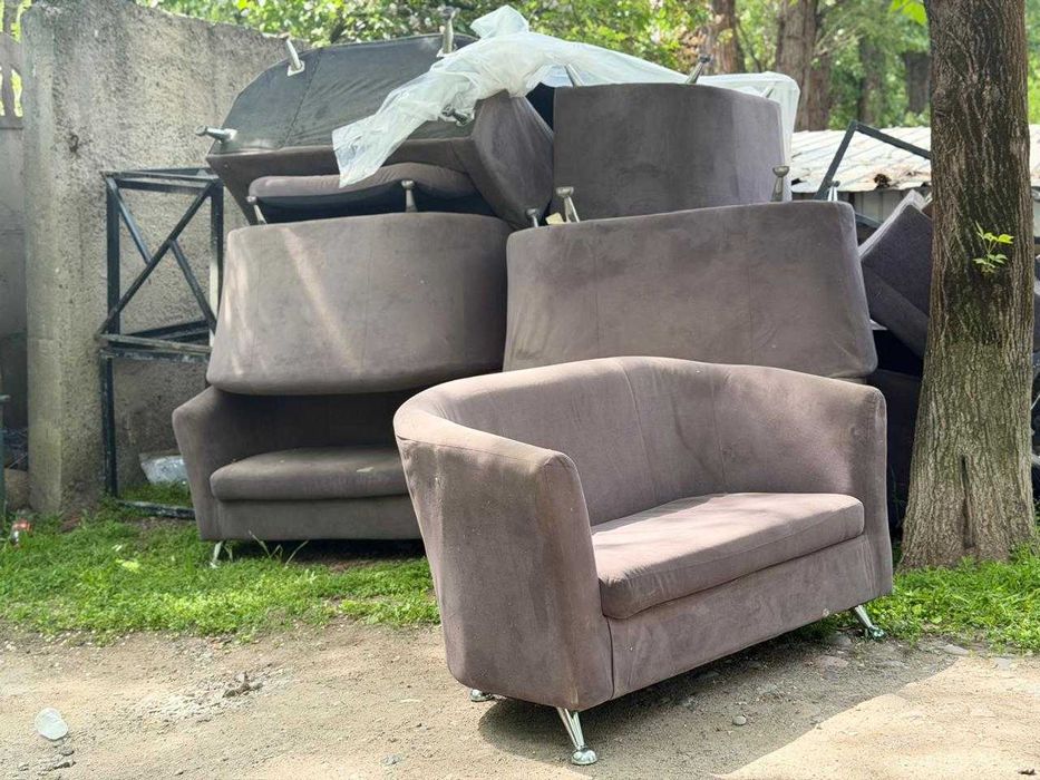 Продам диван для кафе