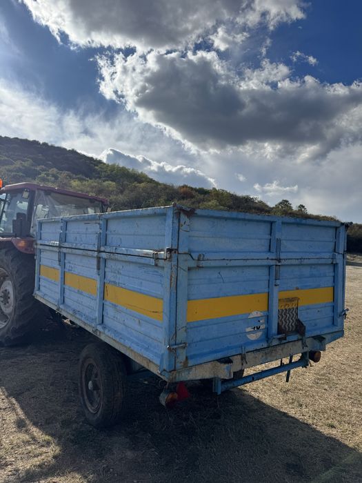 Vand remorca agricolă bună pentru cereale