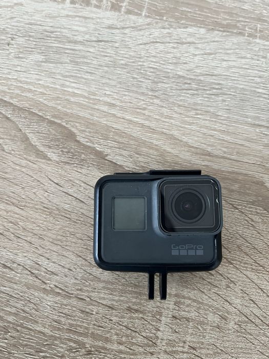 GoPro Hero 6 + Dual Charger + prinderi