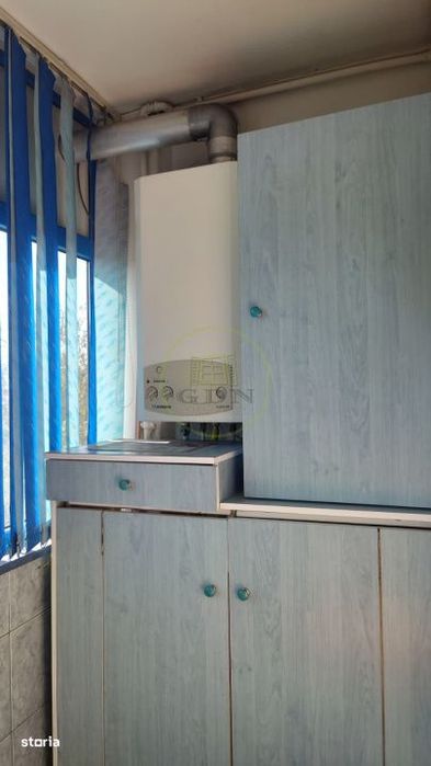Apartament de vanzare doua camere decomandat, Vasile Aaron!
